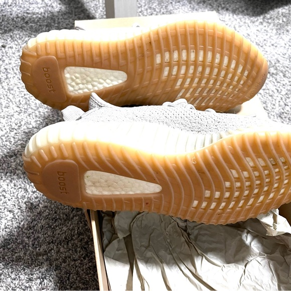 yeezy - Picture 4 of 7